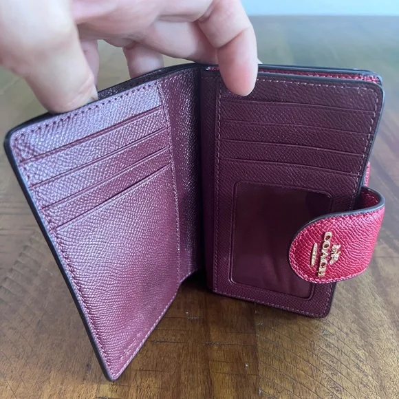 *NWOT*Authentic COACH Gold/Red Leather Med. Corner Zip Wallet Style No. 6390 - Picture 3 of 4